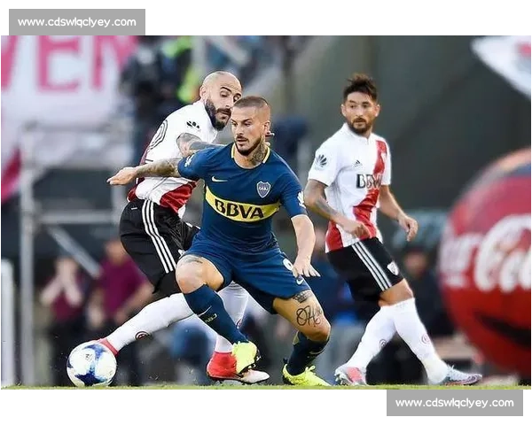 阿独立主场迎战图库曼 两队激烈对决争夺积分榜关键位置