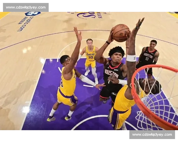 马刺主场迎战开拓者 双方展开激烈对决争夺季后赛席位