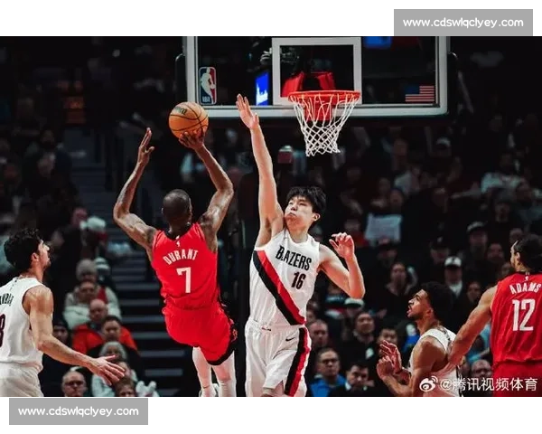 零九年季后赛火箭与开拓者鏖战背后的命运转折与青春记忆传奇瞬间